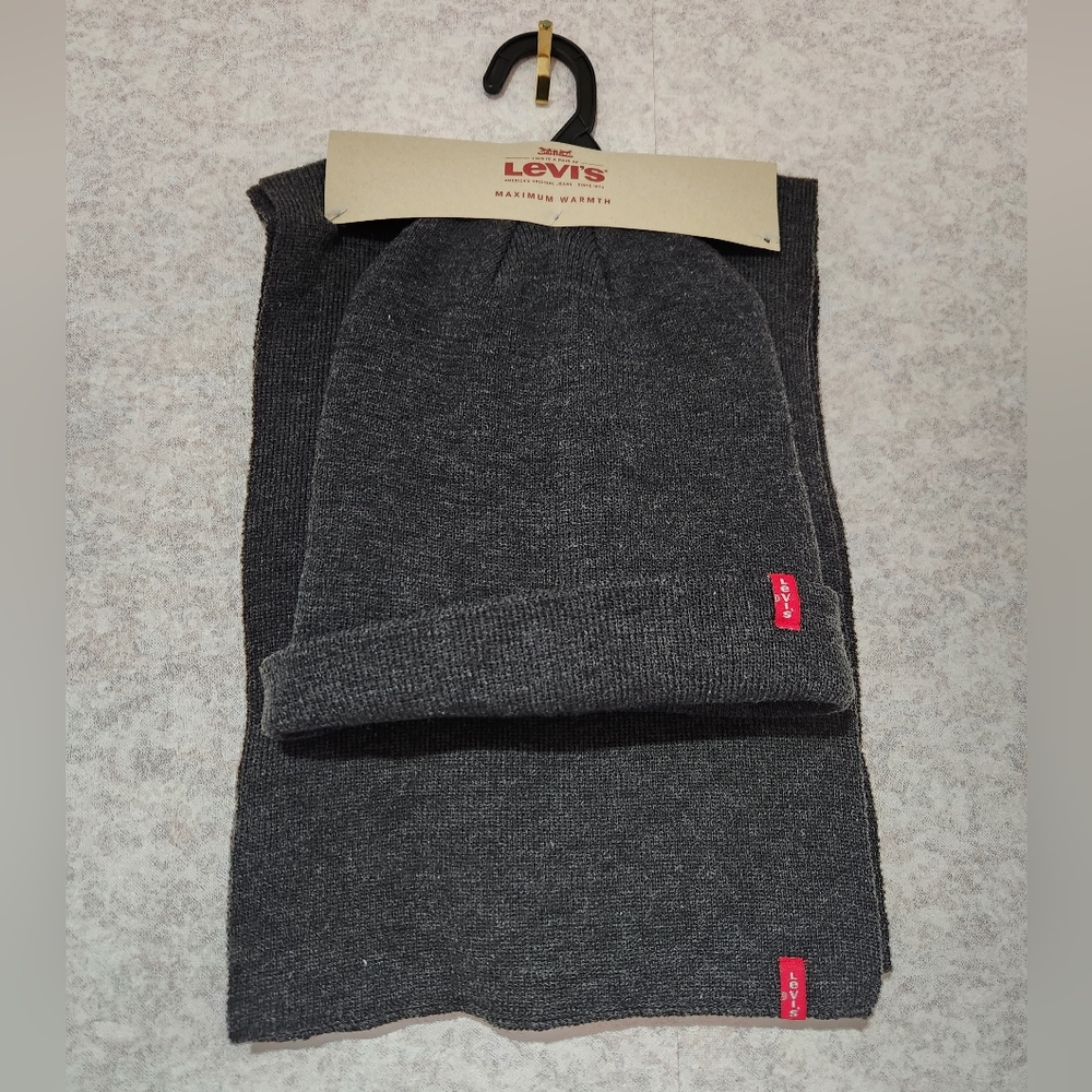 Levi's Beanie and Scarf Set Charcoal NWT